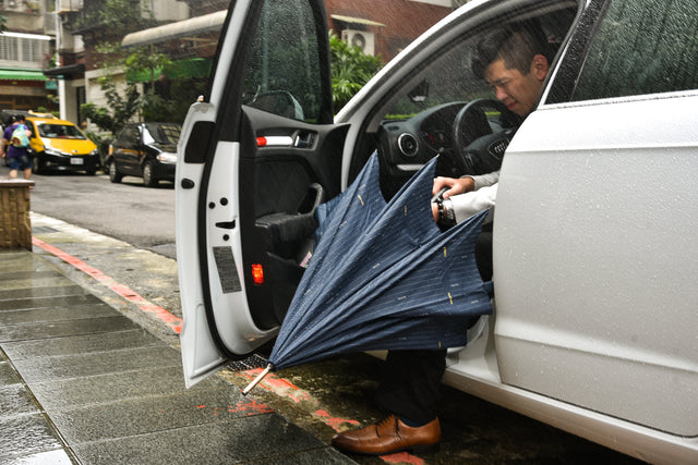 下雨天最讓人不安的,其實不是路滑,而是那些讓人分心的小細節